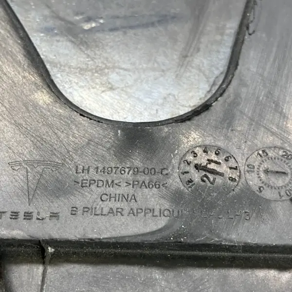 B-Pillar Rubber Seal TESLA MODEL Y 1497679 2019-2024 - Image 6